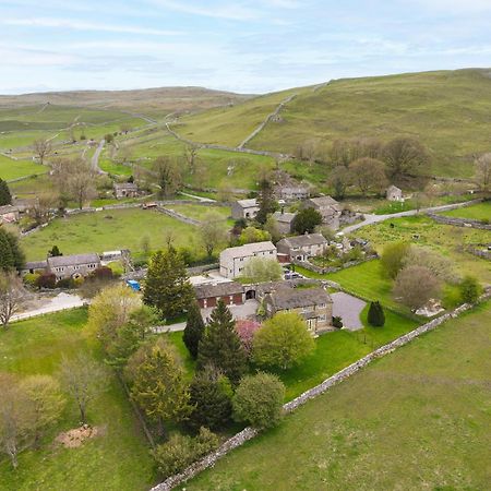 Central Malham Wellbeing Escape With Hot Tub Sleeps 8 מראה חיצוני תמונה
