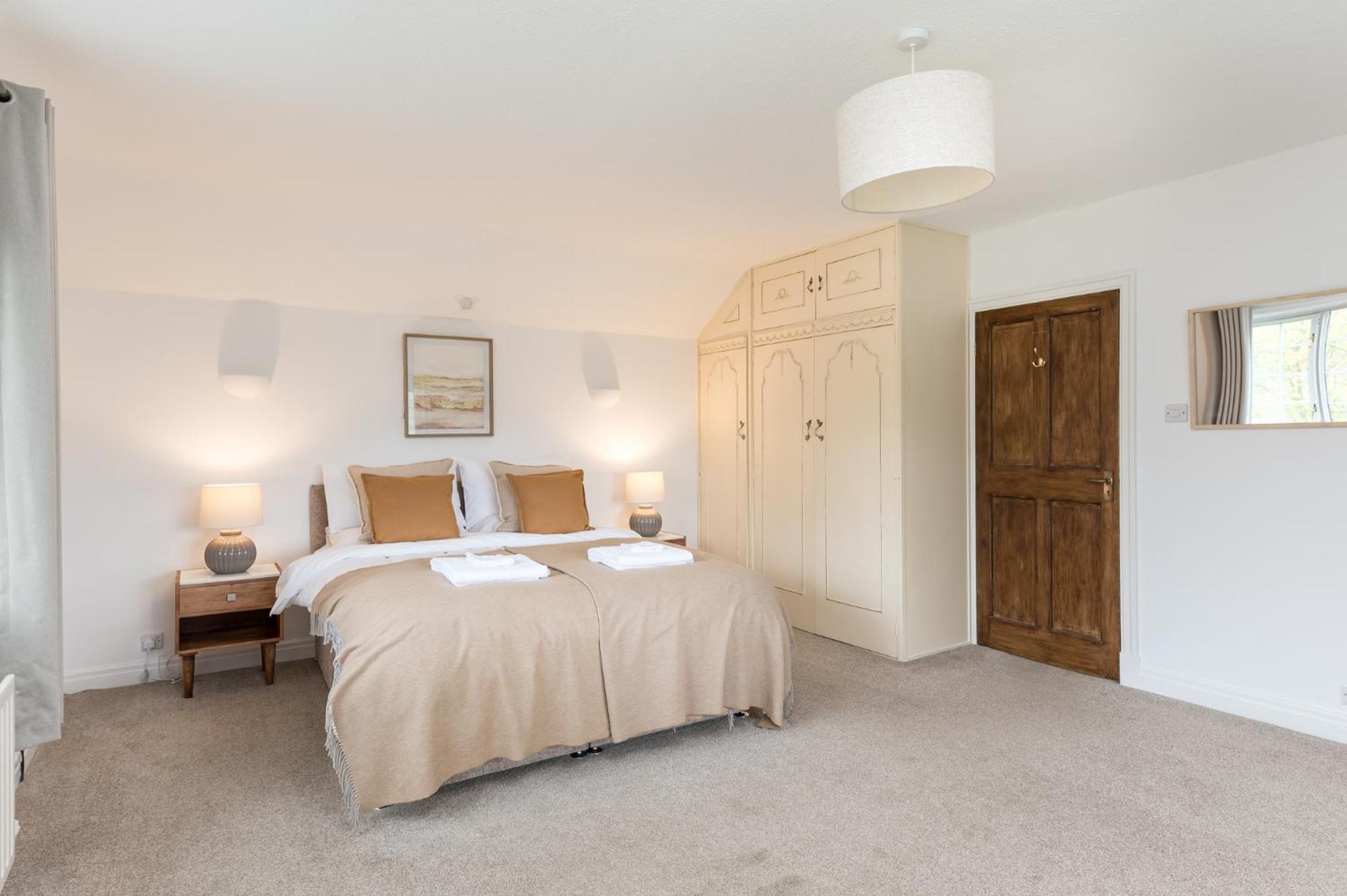 Central Malham Wellbeing Escape With Hot Tub Sleeps 8 מראה חיצוני תמונה