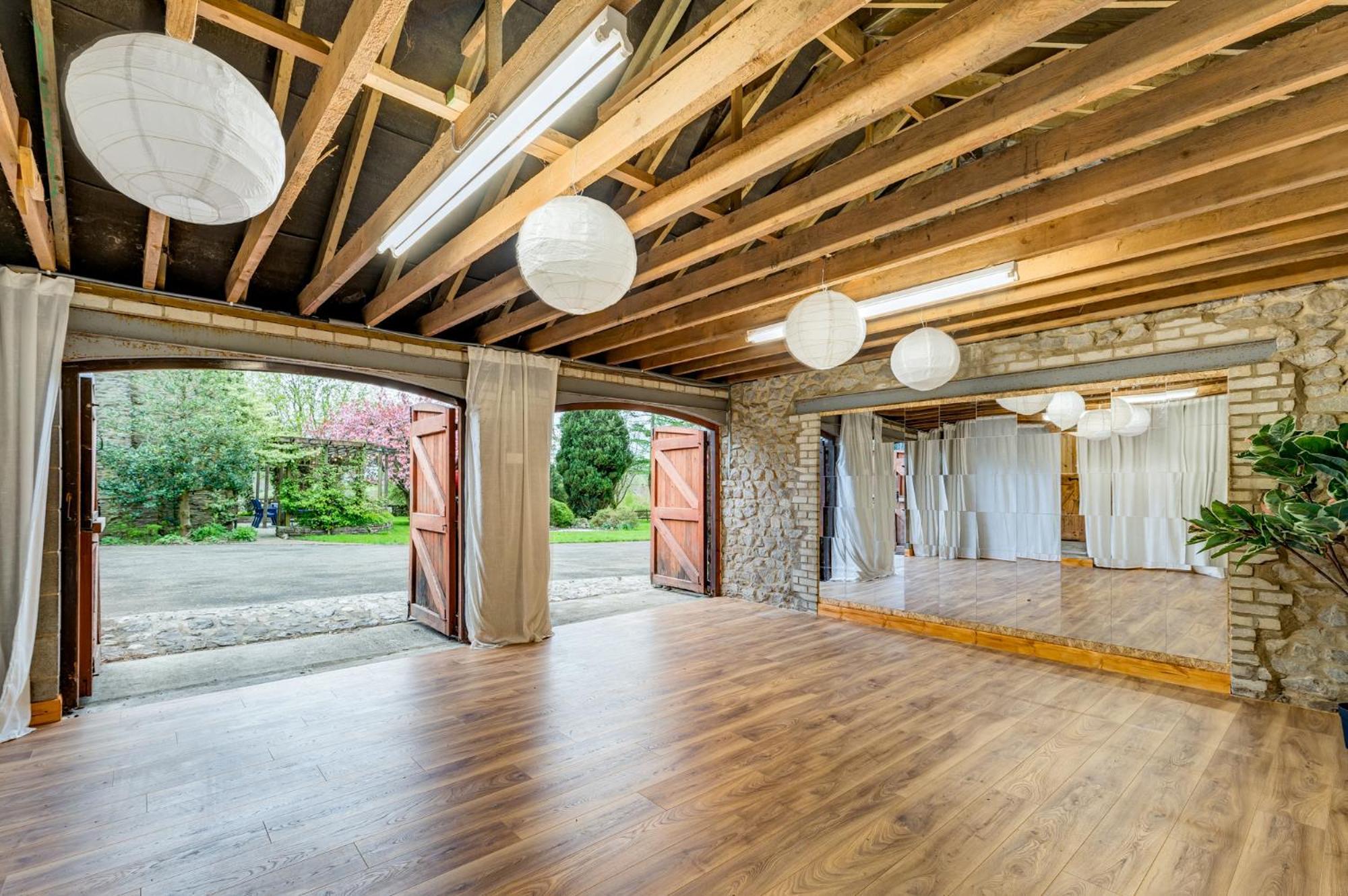 Central Malham Wellbeing Escape With Hot Tub Sleeps 8 מראה חיצוני תמונה